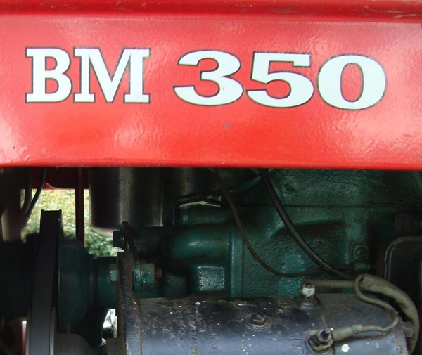 Tractor Bolinder-Munktell 350 brandstofpomp